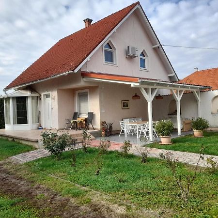 Gesztenyes Vendeghaz Harkány Екстериор снимка
