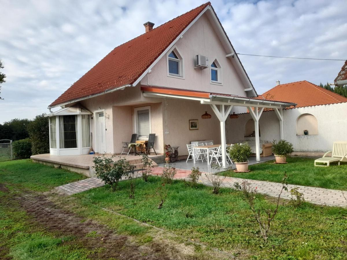 Gesztenyes Vendeghaz Harkány Екстериор снимка
